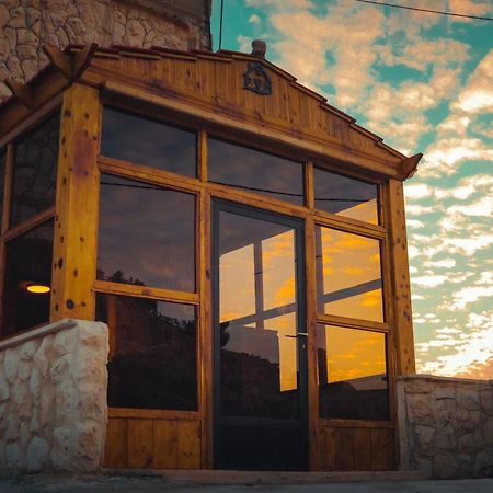 Plaza View Hostel Ат-Тайибах Экстерьер фото
