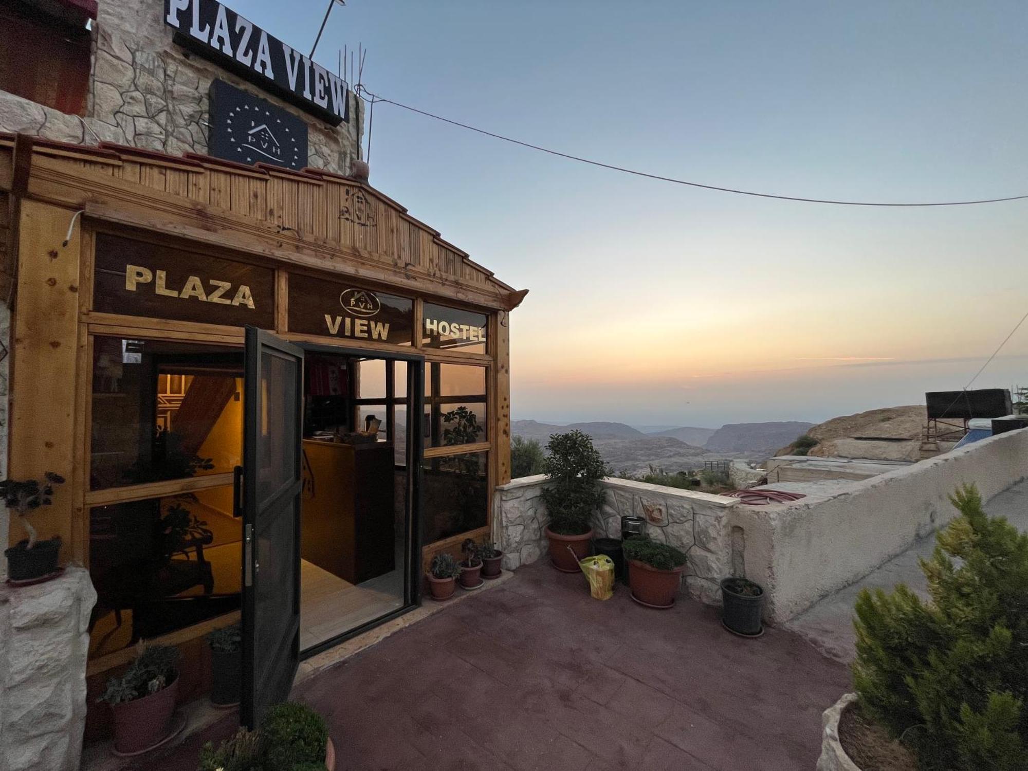 Plaza View Hostel Ат-Тайибах Экстерьер фото