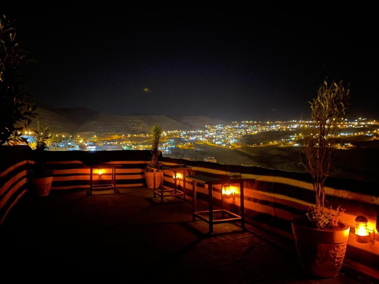Plaza View Hostel Ат-Тайибах Экстерьер фото