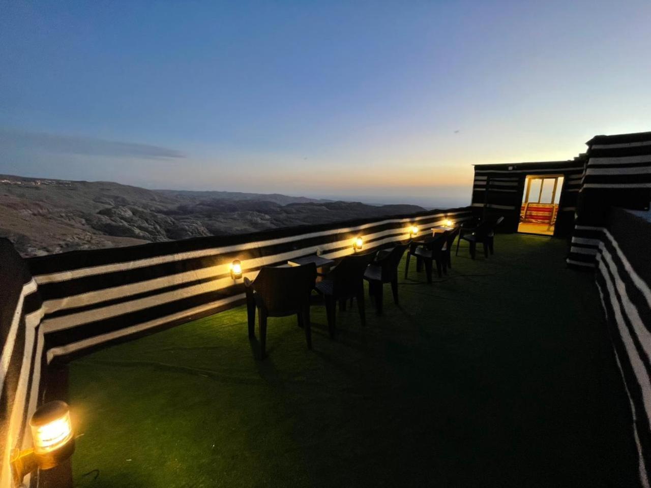 Plaza View Hostel Ат-Тайибах Экстерьер фото